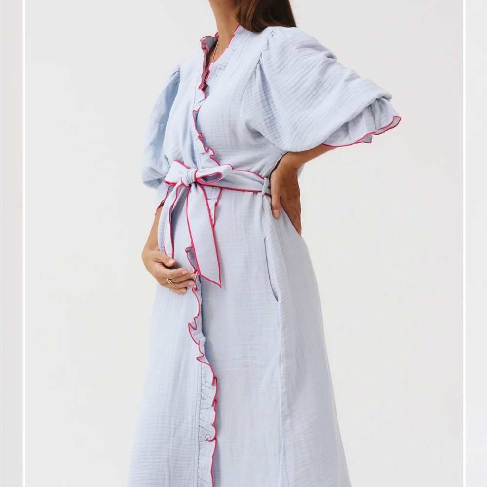 Elegant Light Blue Maternity Robe with Pink Accents